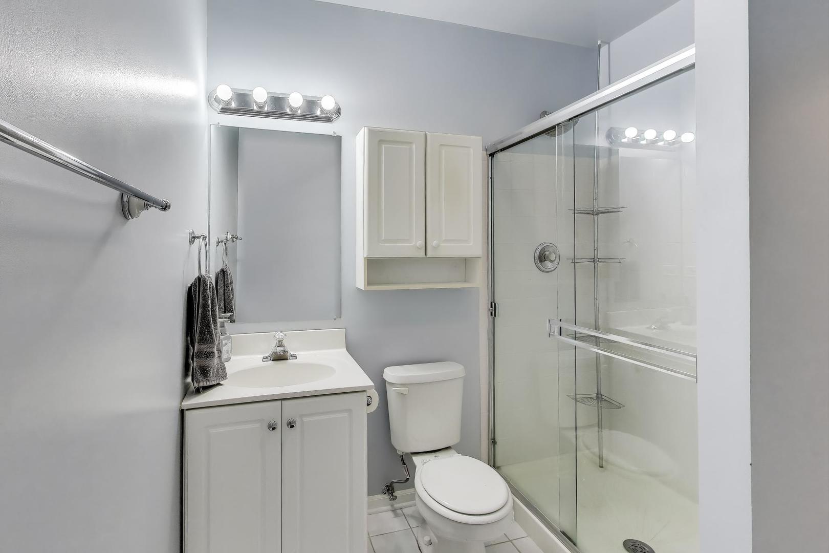 17119 W Prairieview Lane, Gurnee, IL 60031