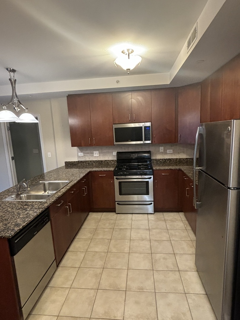 135 S YORK Street #314, Elmhurst, IL 60126