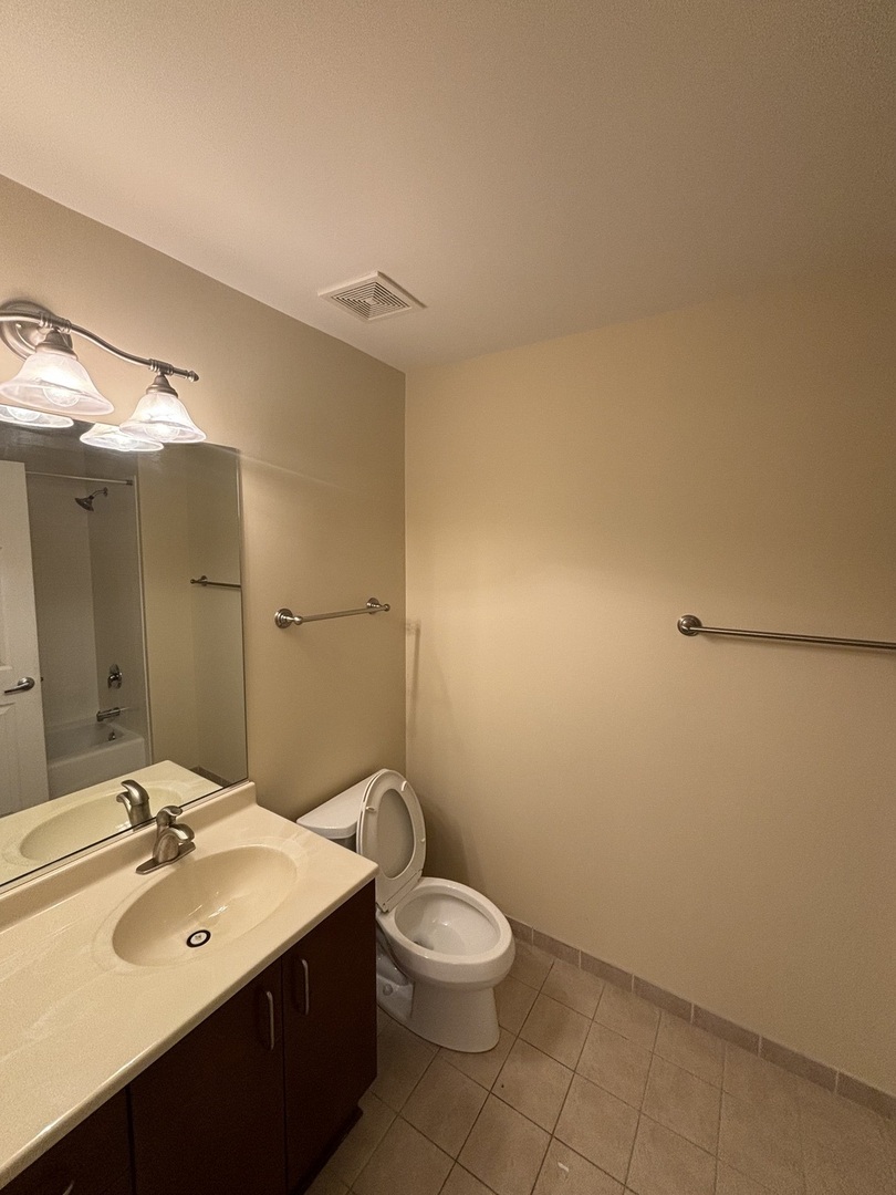 135 S YORK Street #314, Elmhurst, IL 60126