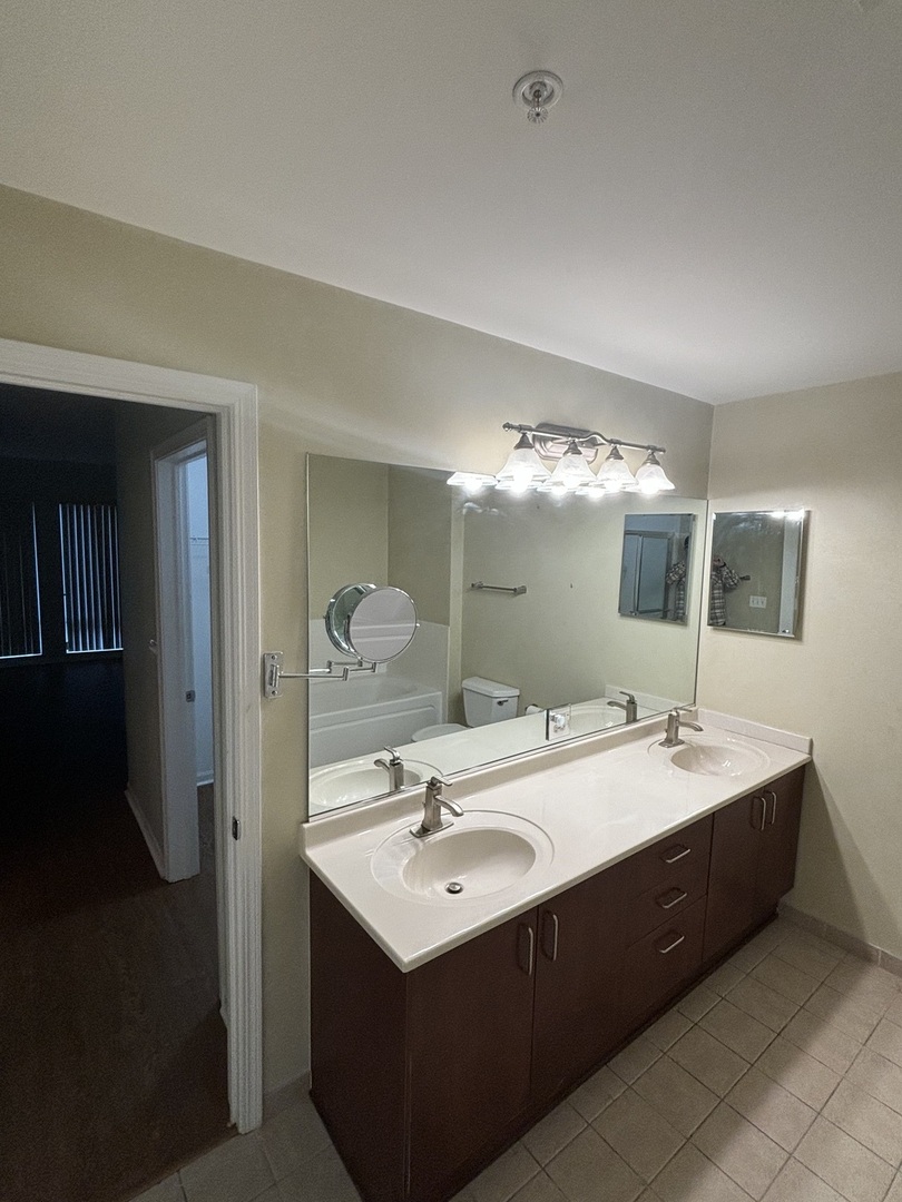 135 S YORK Street #314, Elmhurst, IL 60126