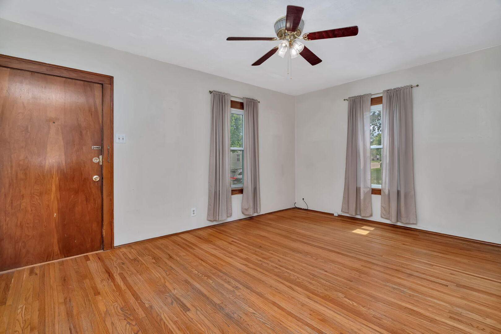 1811 Highland Avenue, Crest Hill, IL 60403