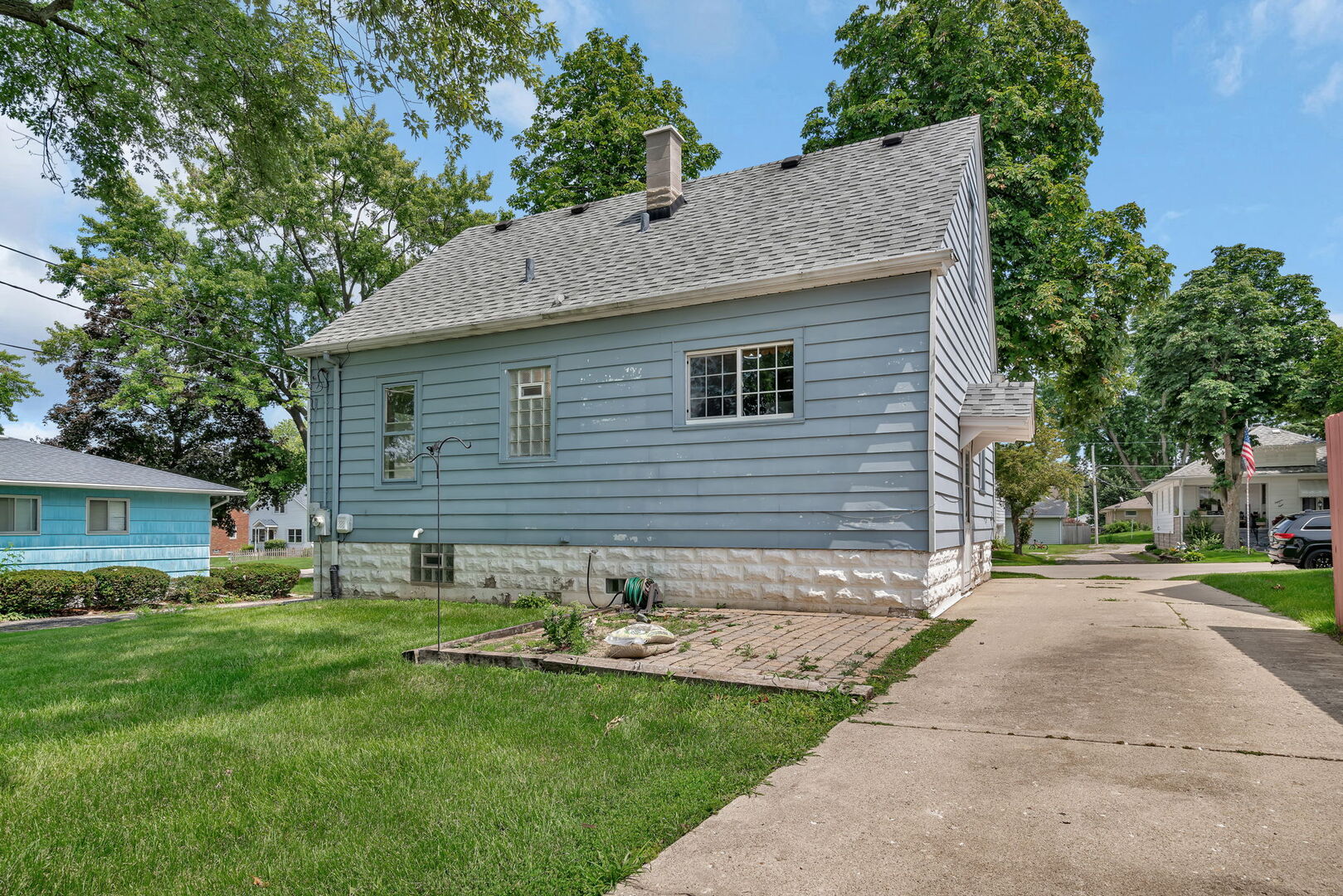 1811 Highland Avenue, Crest Hill, IL 60403