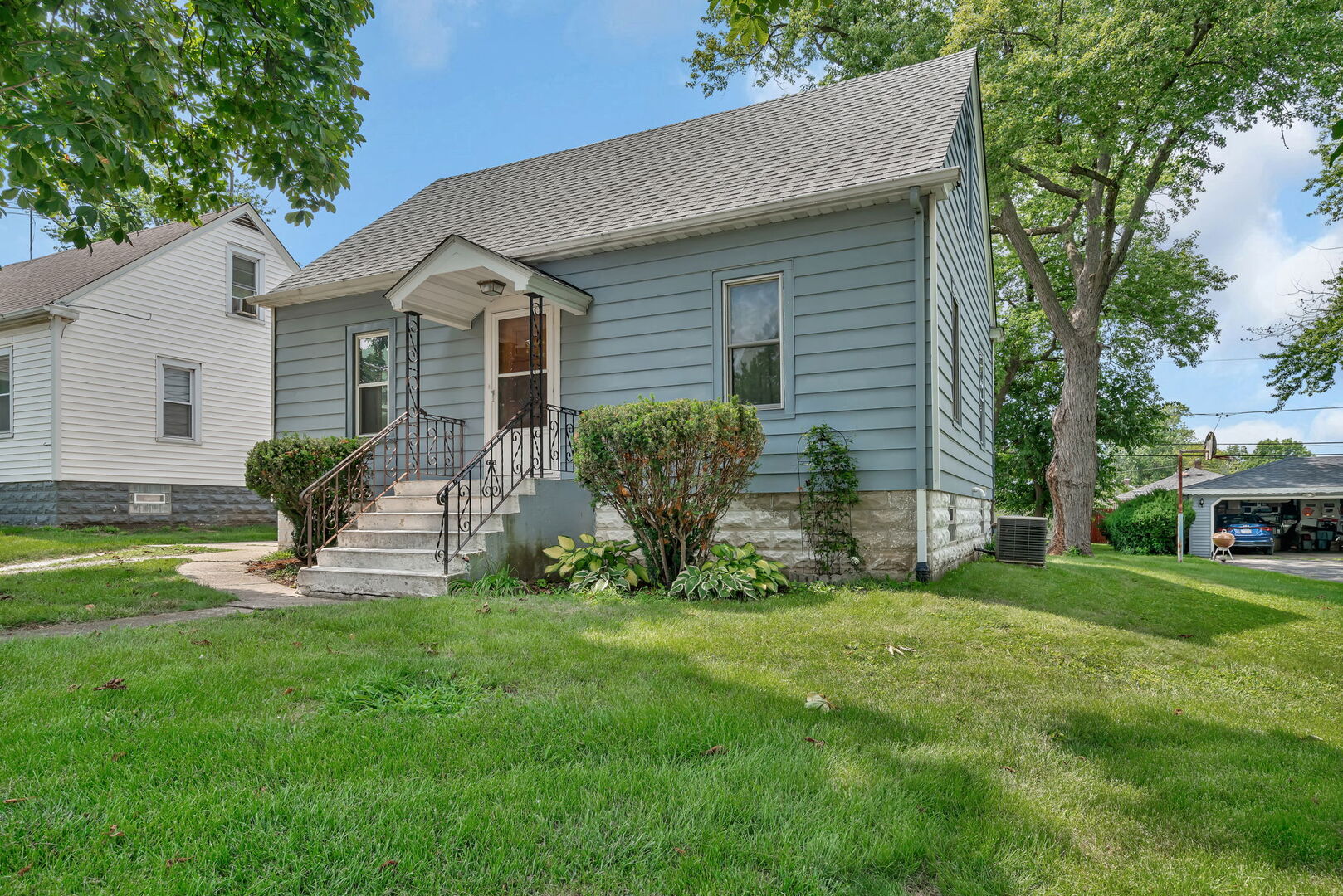 1811 Highland Avenue, Crest Hill, IL 60403