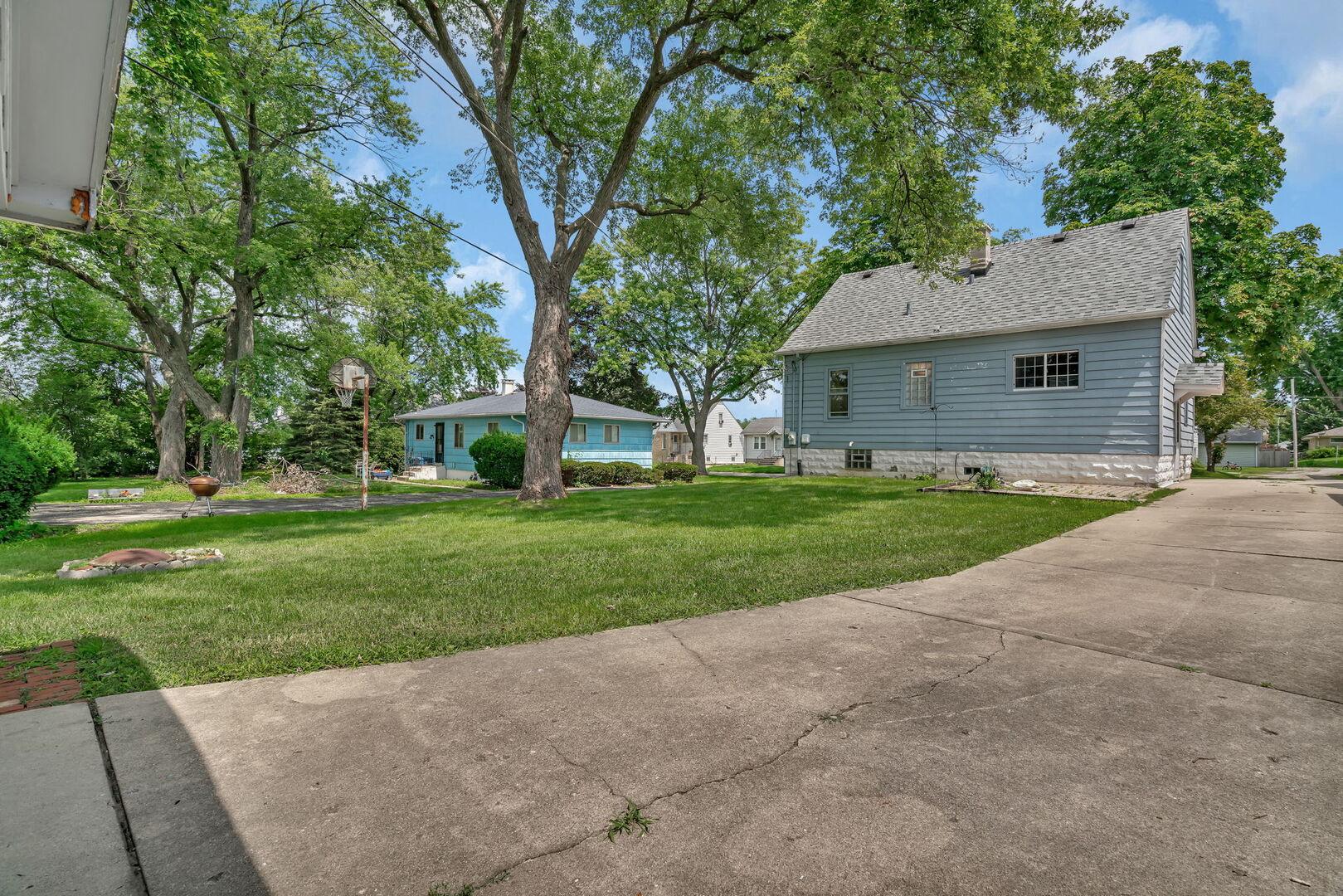 1811 Highland Avenue, Crest Hill, IL 60403