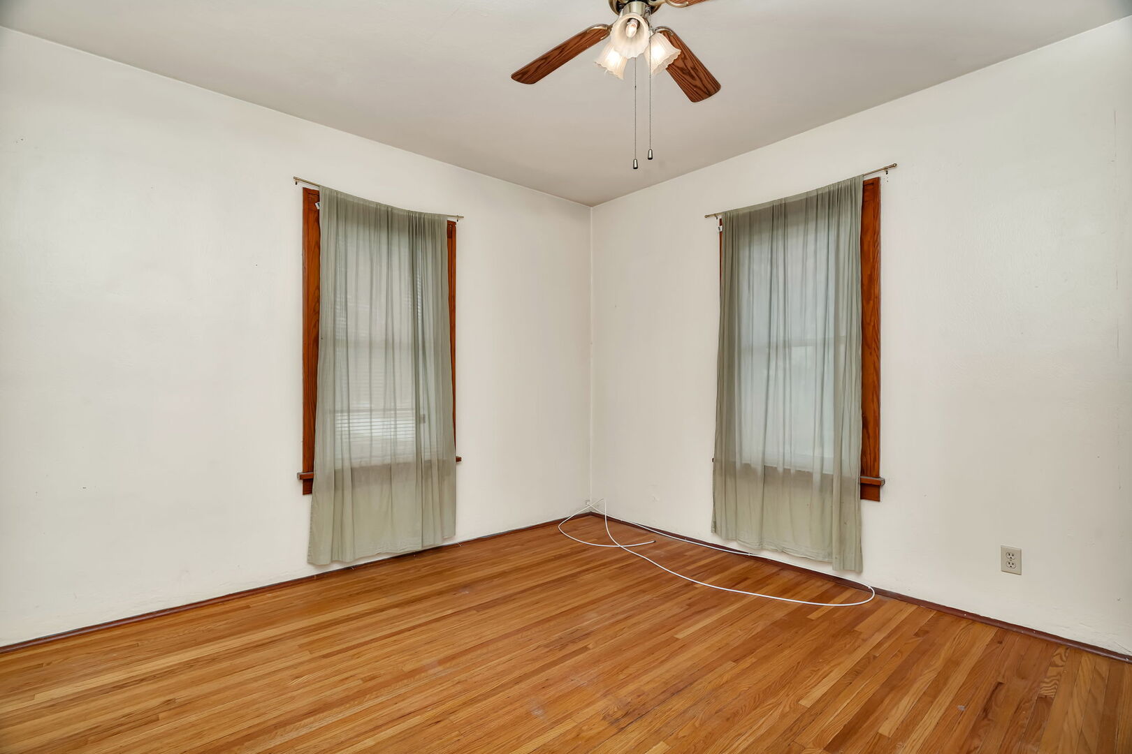 1811 Highland Avenue, Crest Hill, IL 60403