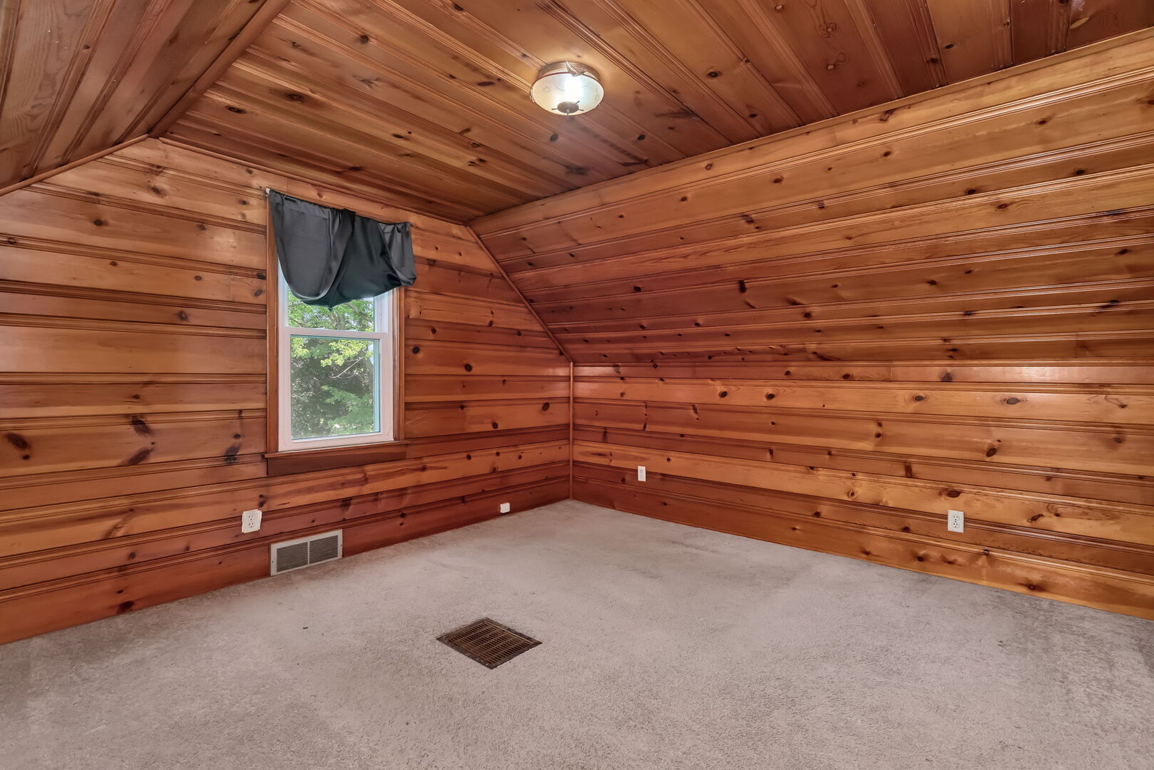 1811 Highland Avenue, Crest Hill, IL 60403