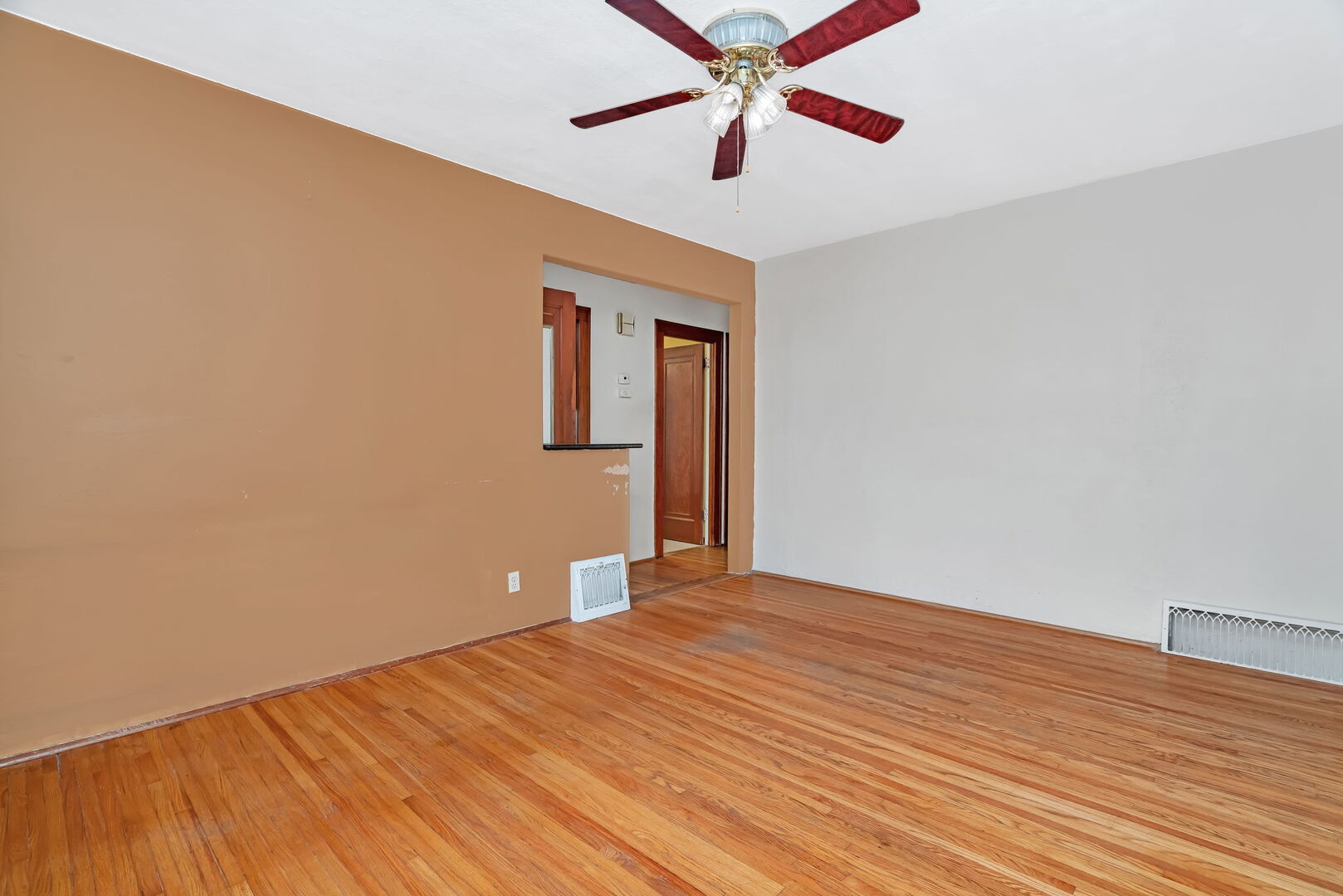 1811 Highland Avenue, Crest Hill, IL 60403