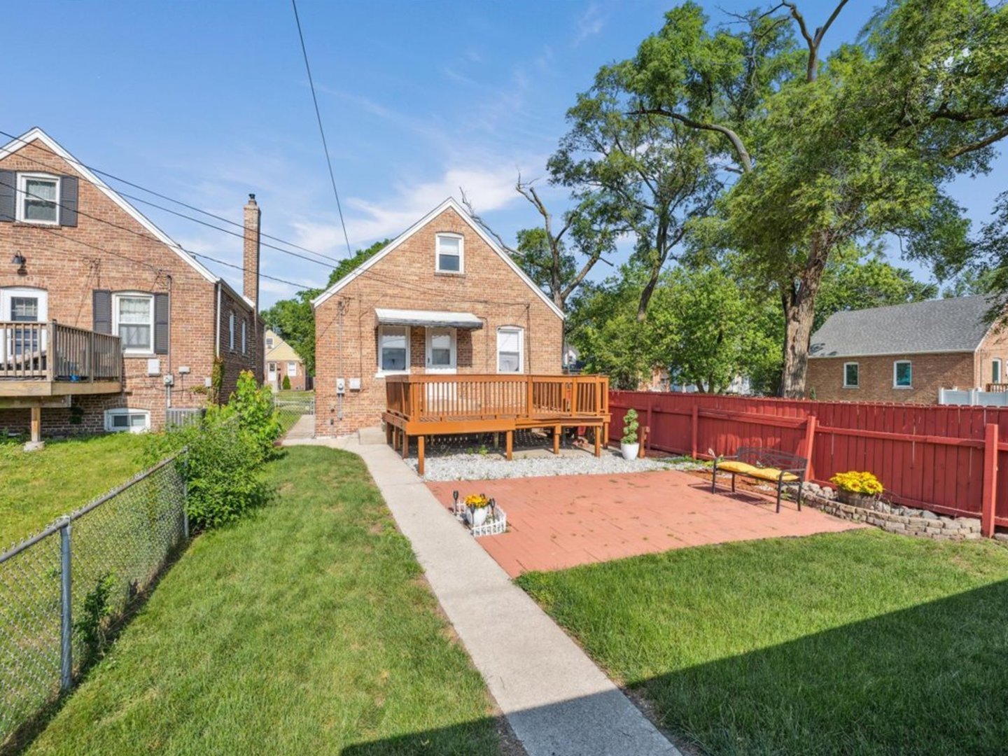 18101 Wildwood Avenue, Lansing, IL 60438