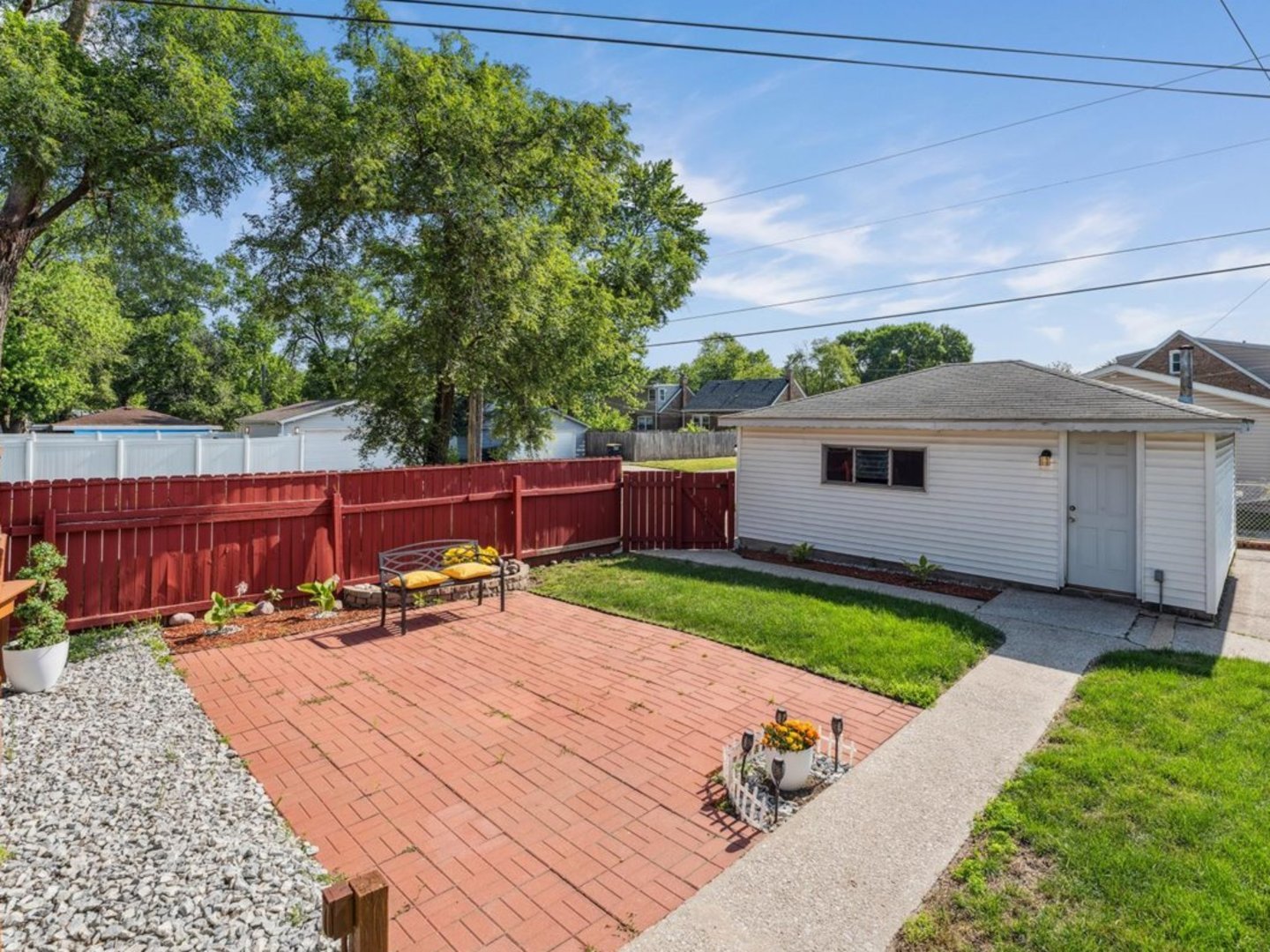 18101 Wildwood Avenue, Lansing, IL 60438