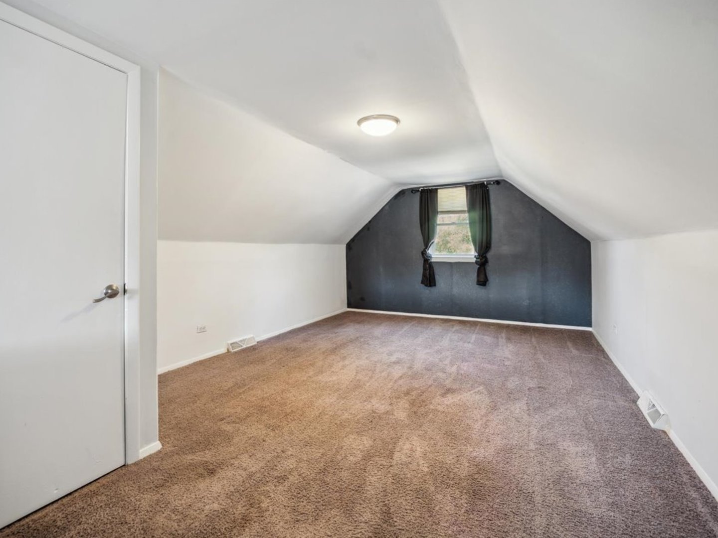 18101 Wildwood Avenue, Lansing, IL 60438