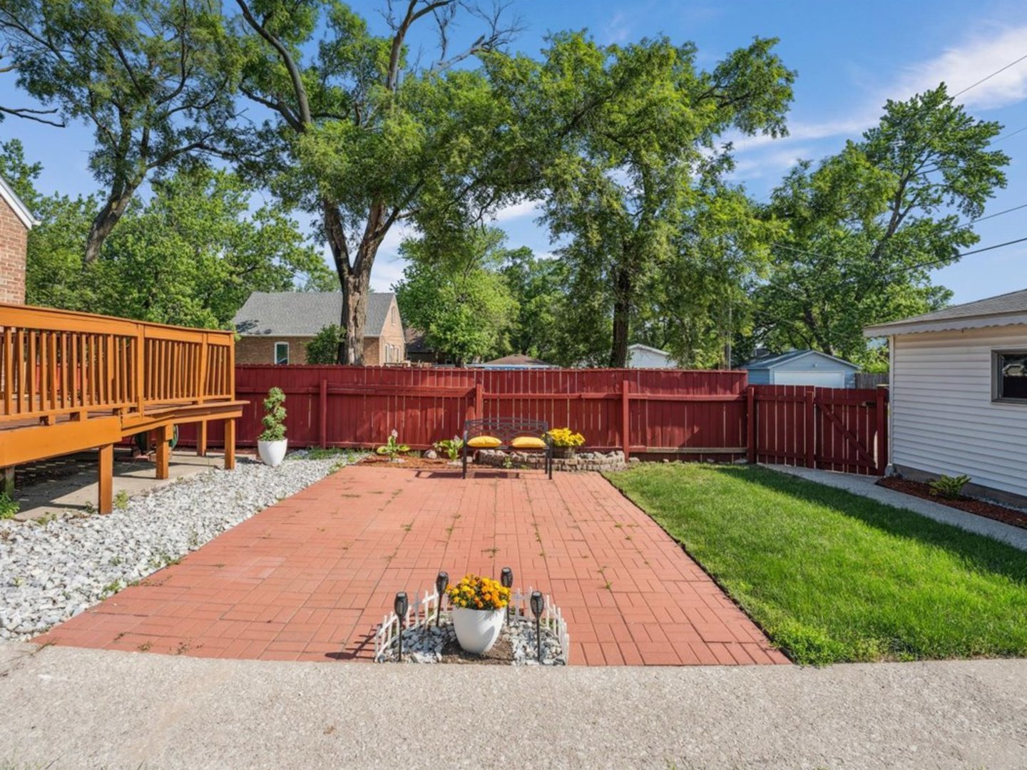 18101 Wildwood Avenue, Lansing, IL 60438