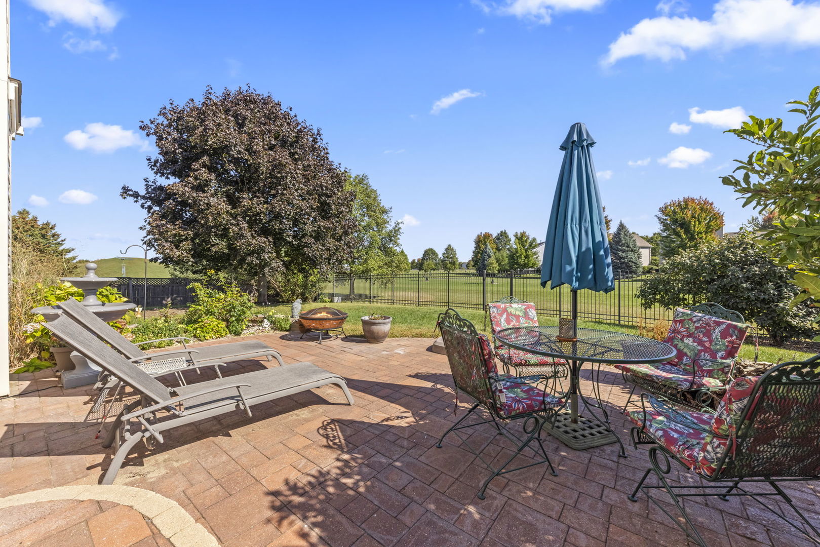 639 Vista Drive, Oswego, IL 60543