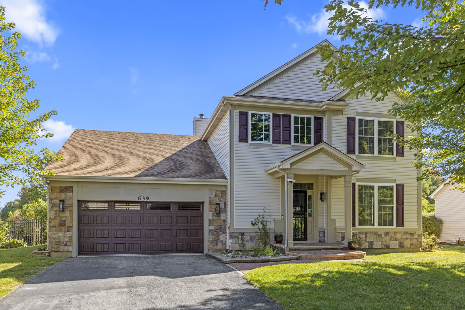 639 Vista Drive, Oswego, IL 60543