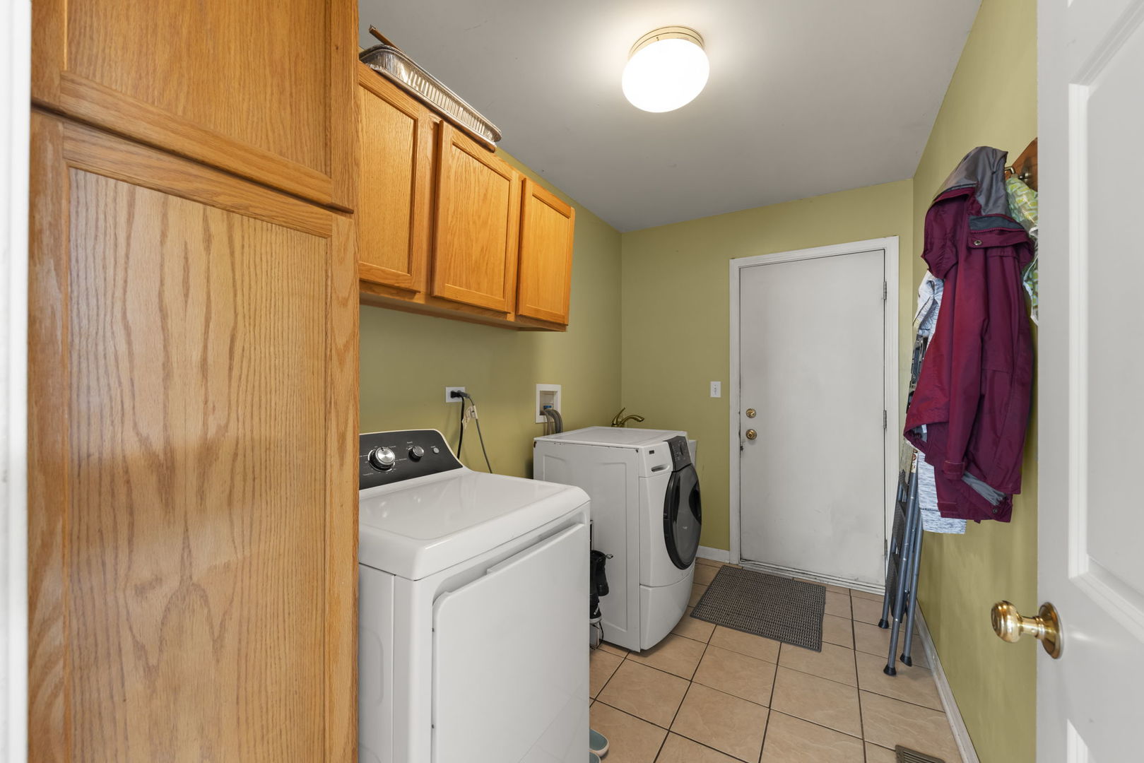 639 Vista Drive, Oswego, IL 60543