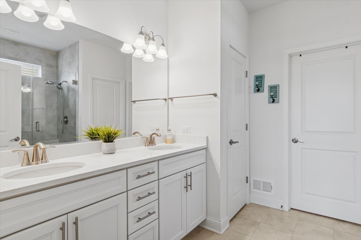 11820 Zenk Court, Huntley, IL 60142