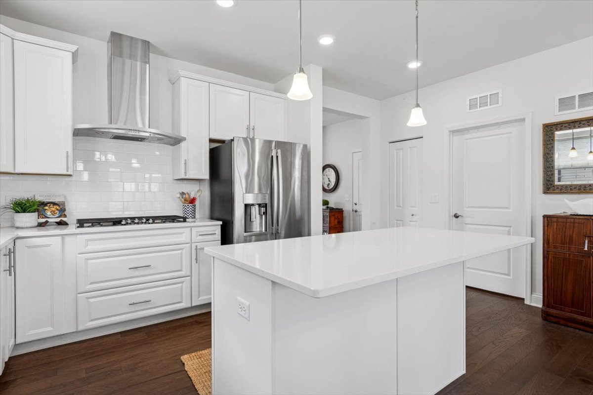 11820 Zenk Court, Huntley, IL 60142