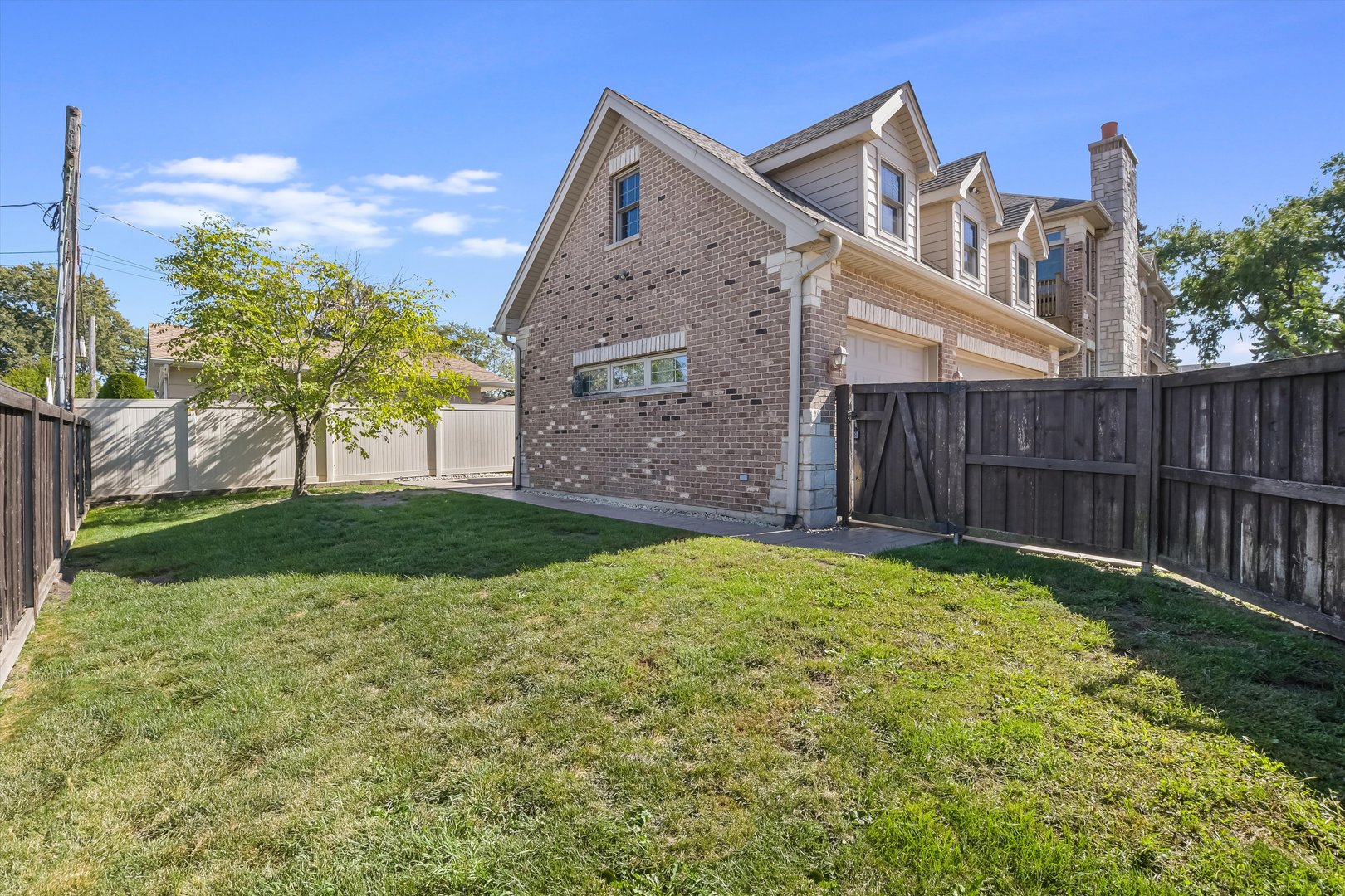 7524 W Jonquil Terrace, Niles, IL 60714