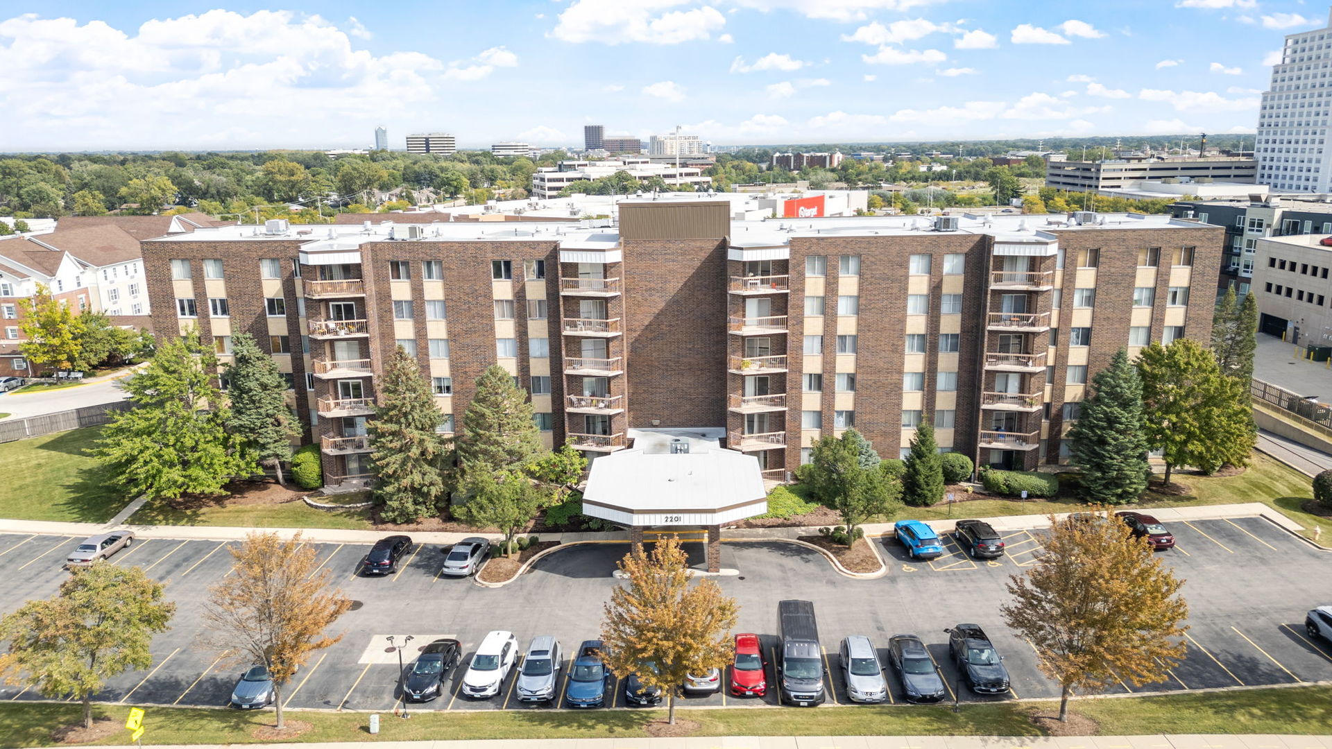 2201 S Grace Street #305, Lombard, IL 60148