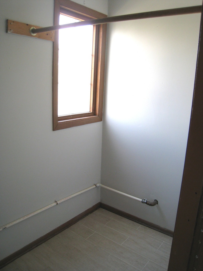 1235 Harding Avenue #302, Des Plaines, IL 60016