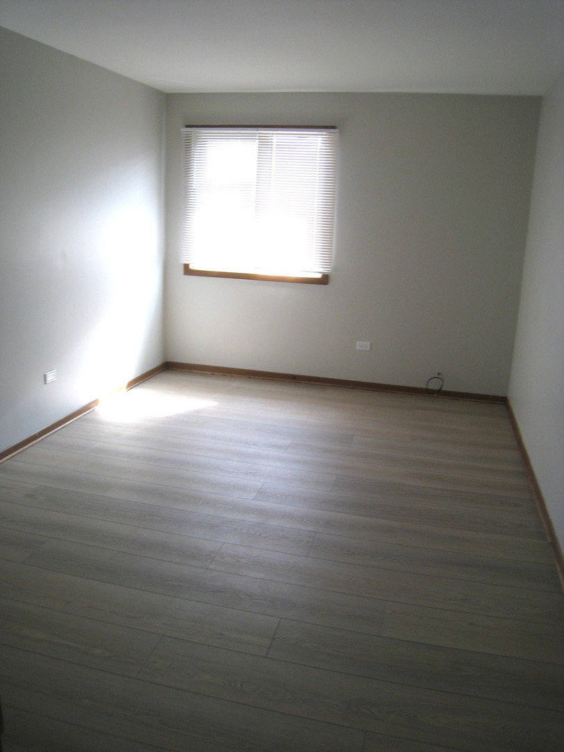 1235 Harding Avenue #302, Des Plaines, IL 60016