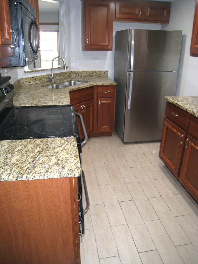 1235 Harding Avenue #302, Des Plaines, IL 60016