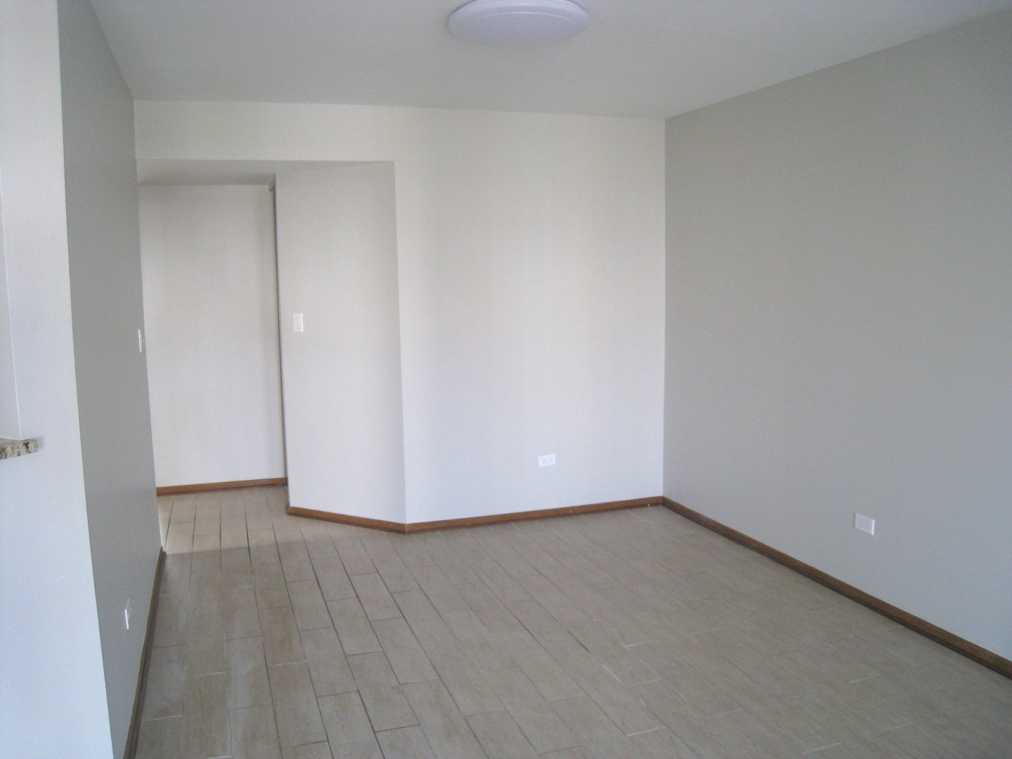 1235 Harding Avenue #302, Des Plaines, IL 60016