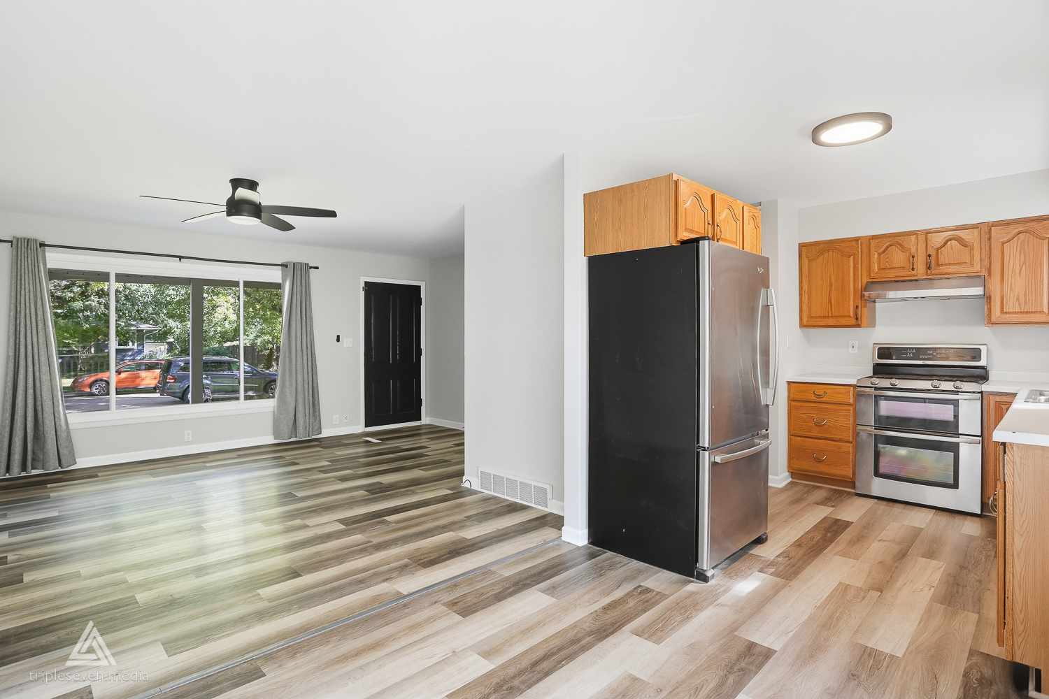 910 Dawn Court, DeKalb, IL 60115