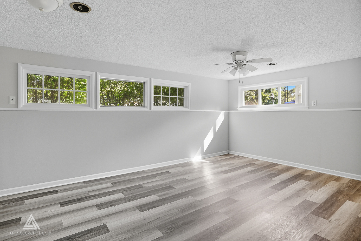 910 Dawn Court, DeKalb, IL 60115