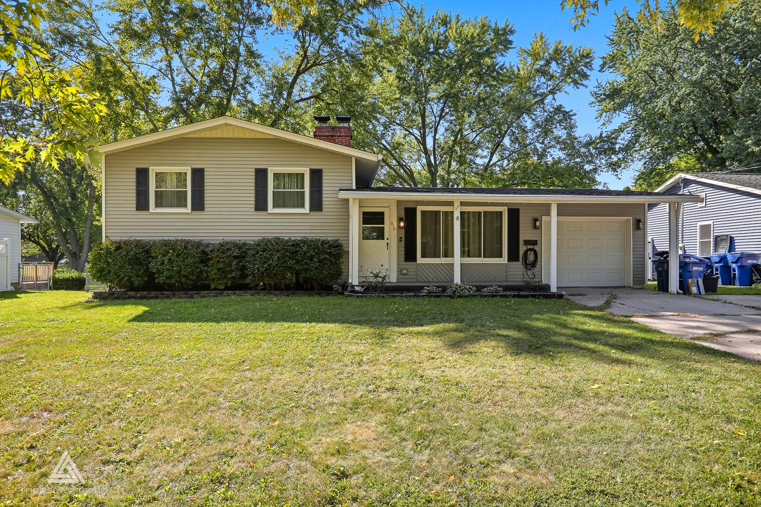 910 Dawn Court, DeKalb, IL 60115