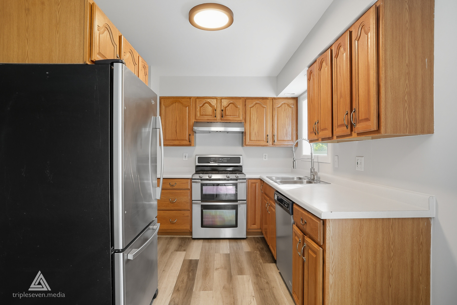 910 Dawn Court, DeKalb, IL 60115