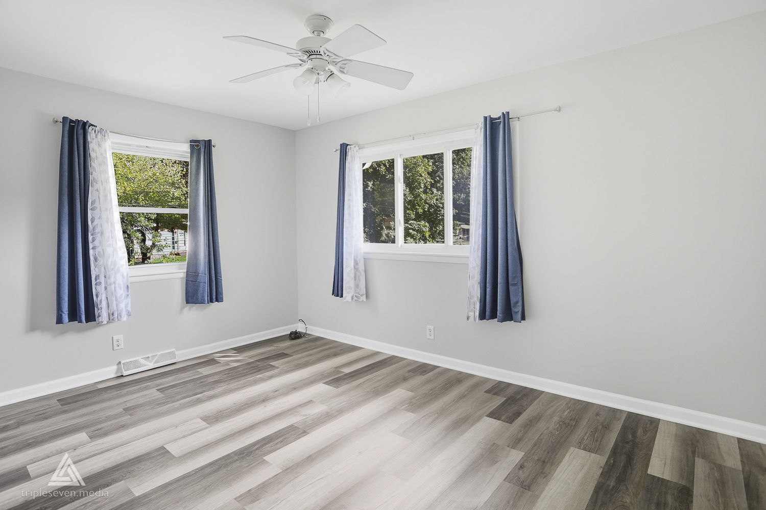 910 Dawn Court, DeKalb, IL 60115