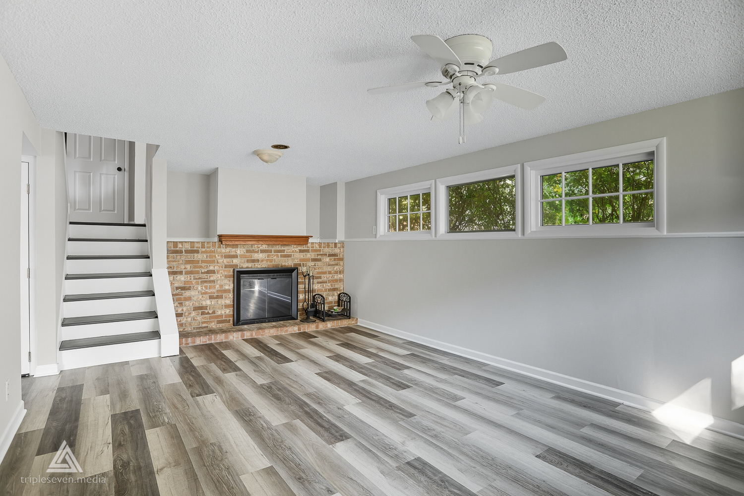 910 Dawn Court, DeKalb, IL 60115