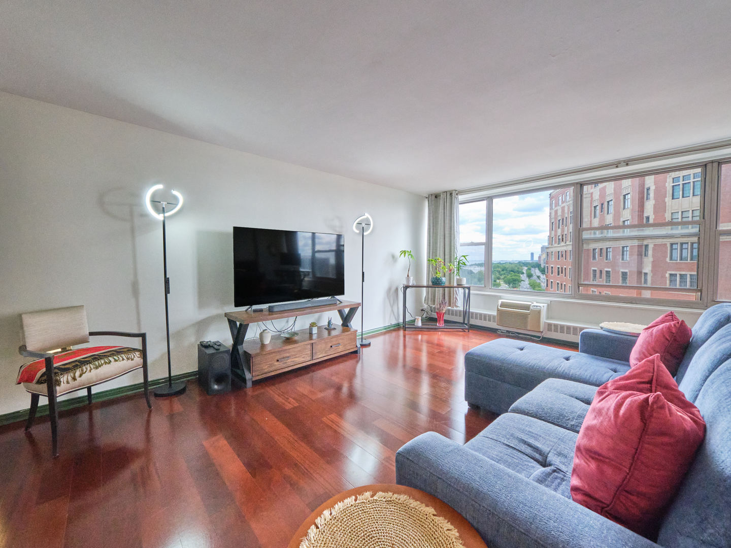 3900 N Lake Shore Drive #15C, Chicago, IL 60613