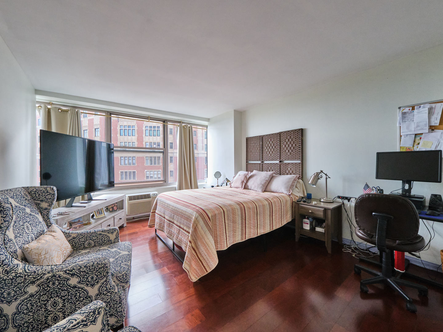 3900 N Lake Shore Drive #15C, Chicago, IL 60613