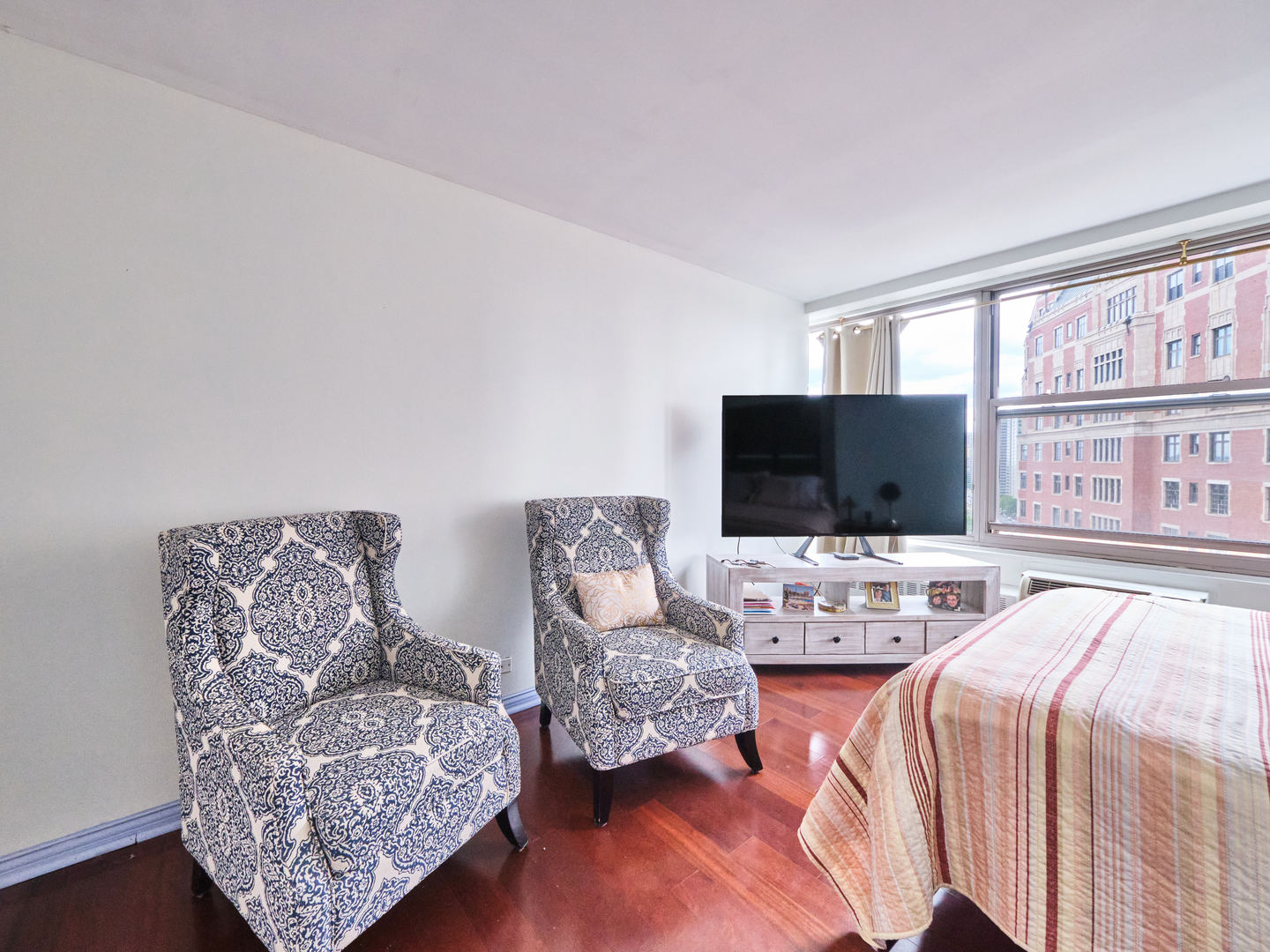 3900 N Lake Shore Drive #15C, Chicago, IL 60613