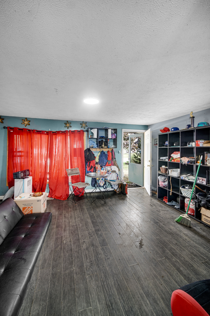 8772 S Kolmar Avenue, Hometown, IL 60456