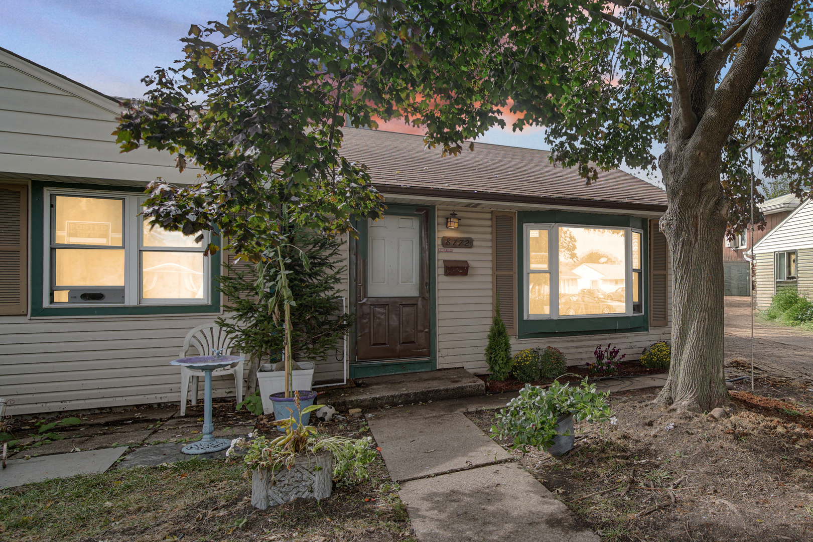 8772 S Kolmar Avenue, Hometown, IL 60456