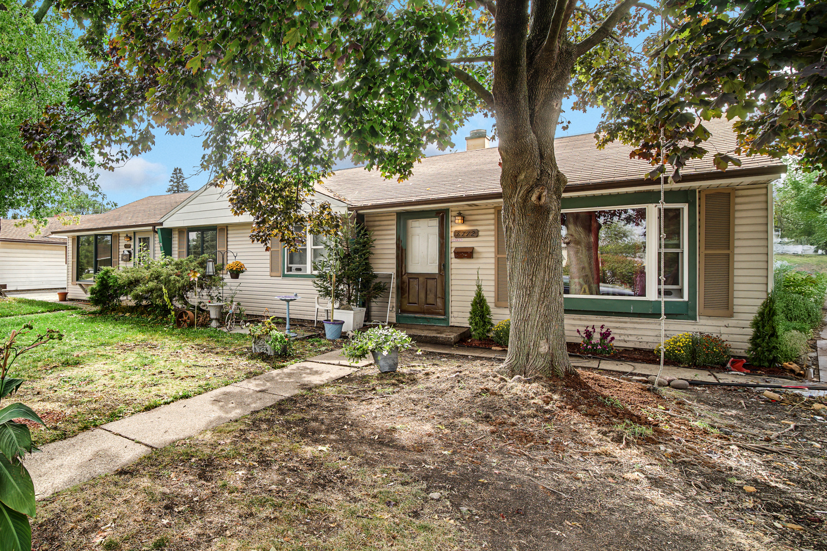 8772 S Kolmar Avenue, Hometown, IL 60456