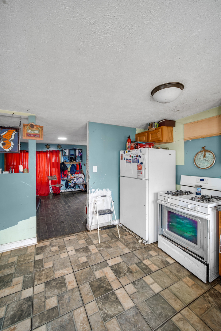 8772 S Kolmar Avenue, Hometown, IL 60456