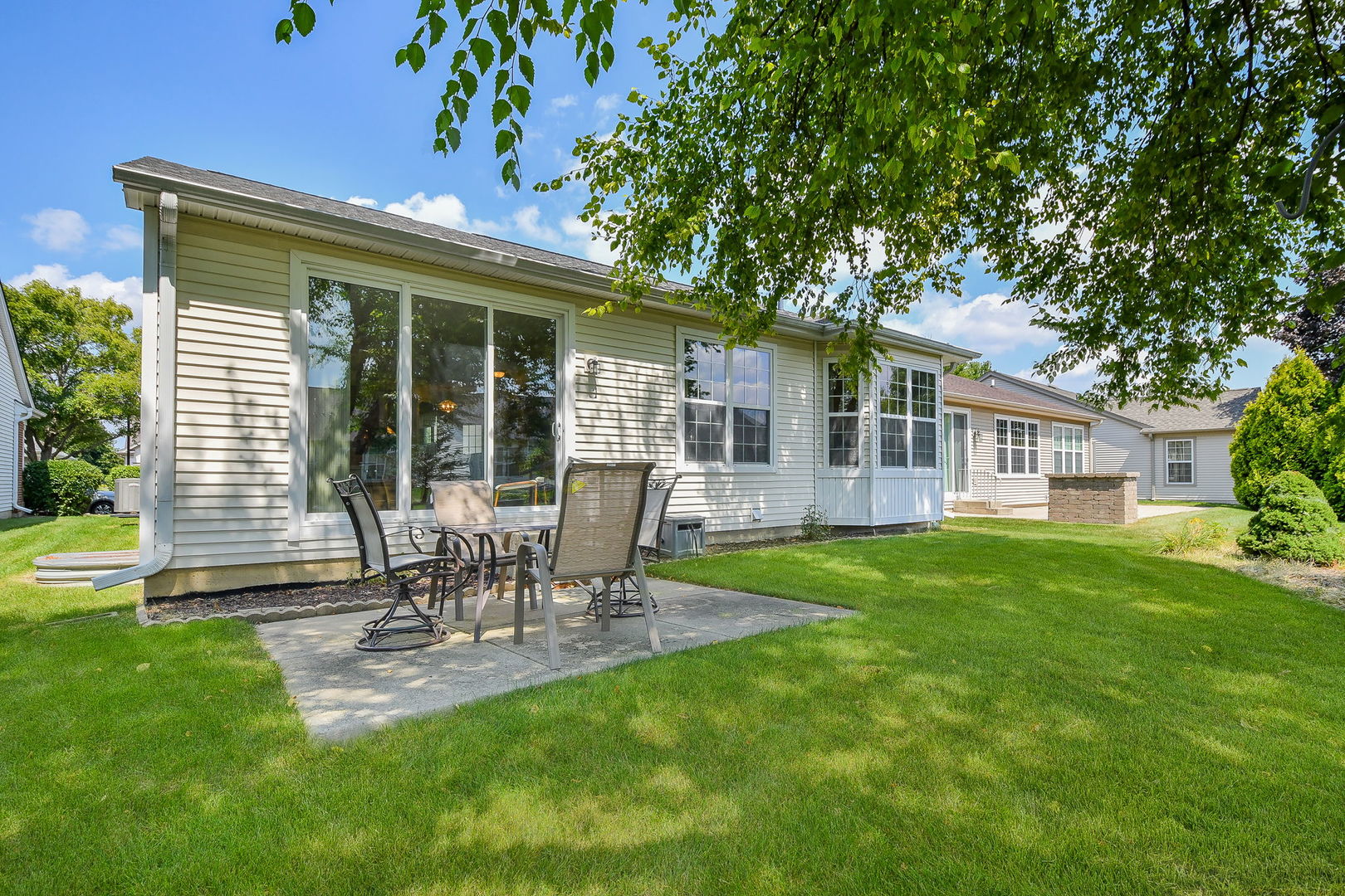 2525 Rolling Ridge Drive, Elgin, IL 60124