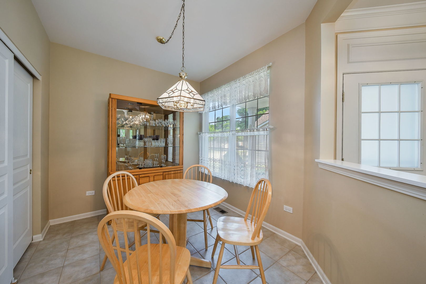 2525 Rolling Ridge Drive, Elgin, IL 60124