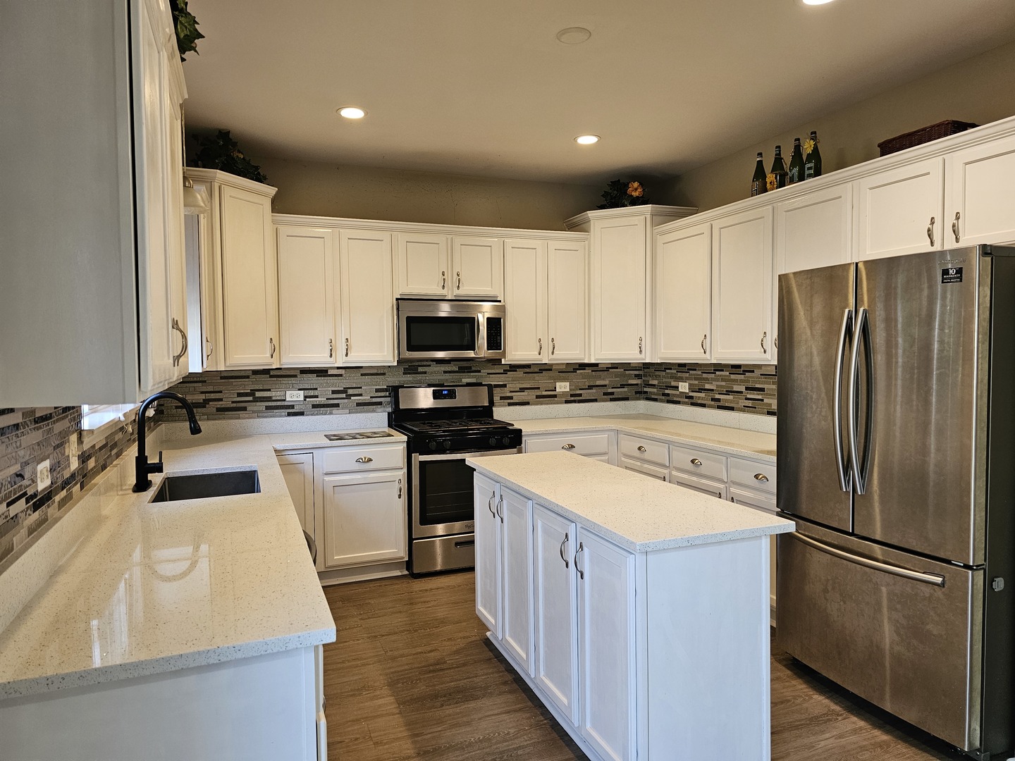 2305 Hudson Circle, Aurora, IL 60502