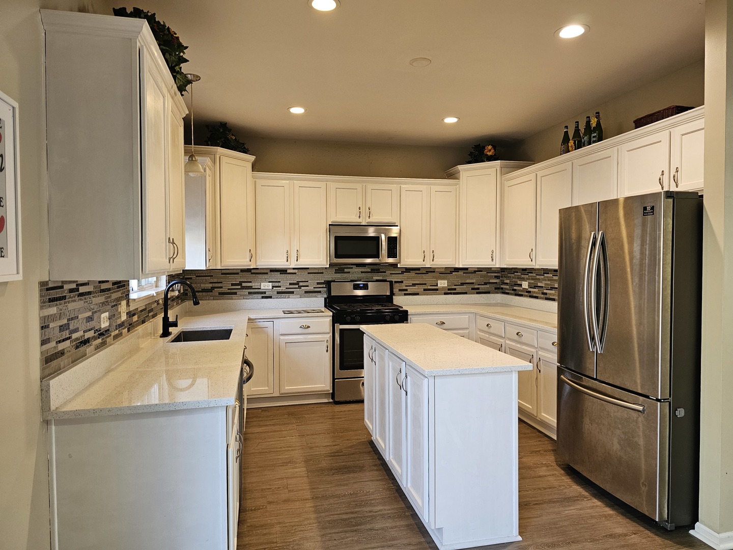 2305 Hudson Circle, Aurora, IL 60502
