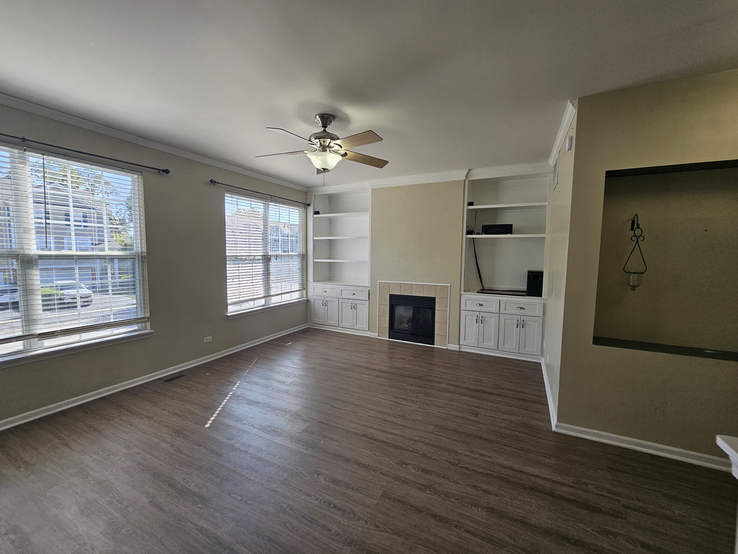 2305 Hudson Circle, Aurora, IL 60502