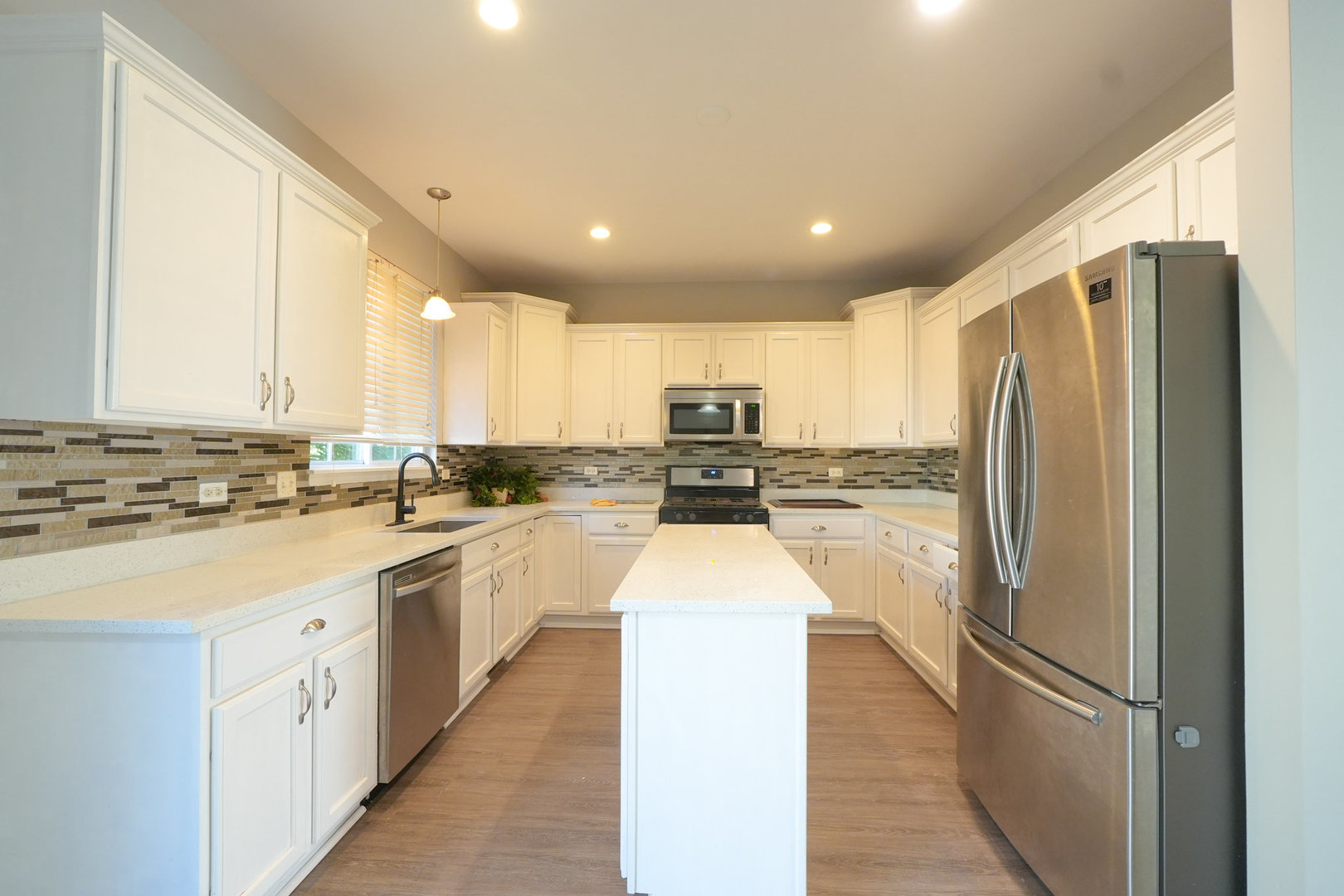 2305 Hudson Circle, Aurora, IL 60502