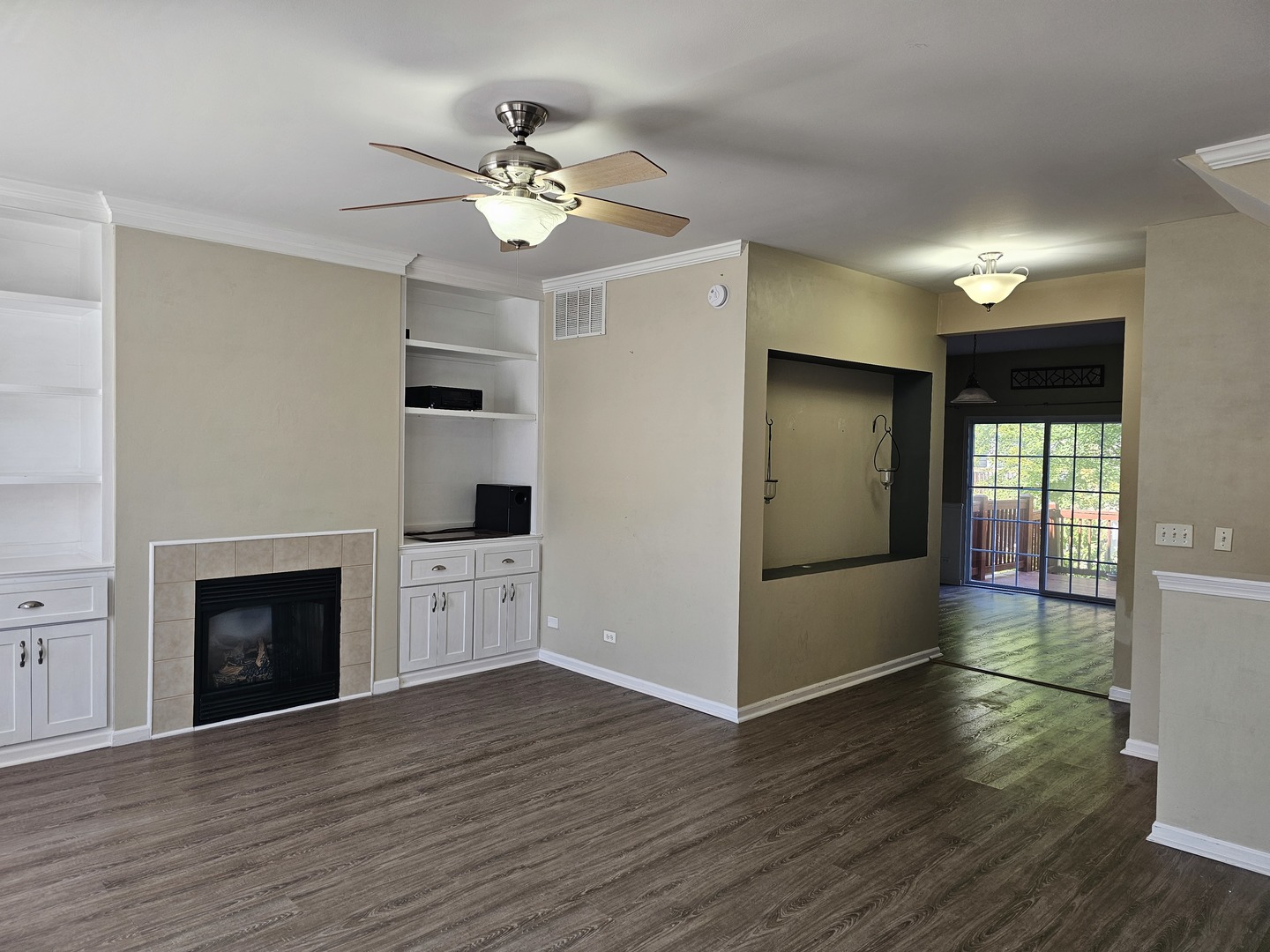 2305 Hudson Circle, Aurora, IL 60502