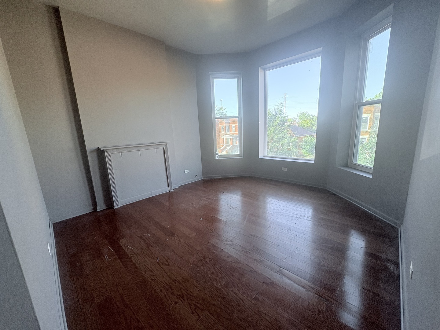 6729 S Saint Lawrence Avenue, Chicago, IL 60637