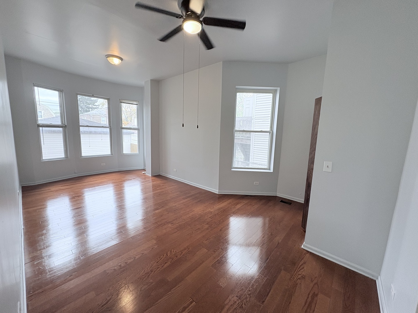 6729 S Saint Lawrence Avenue, Chicago, IL 60637