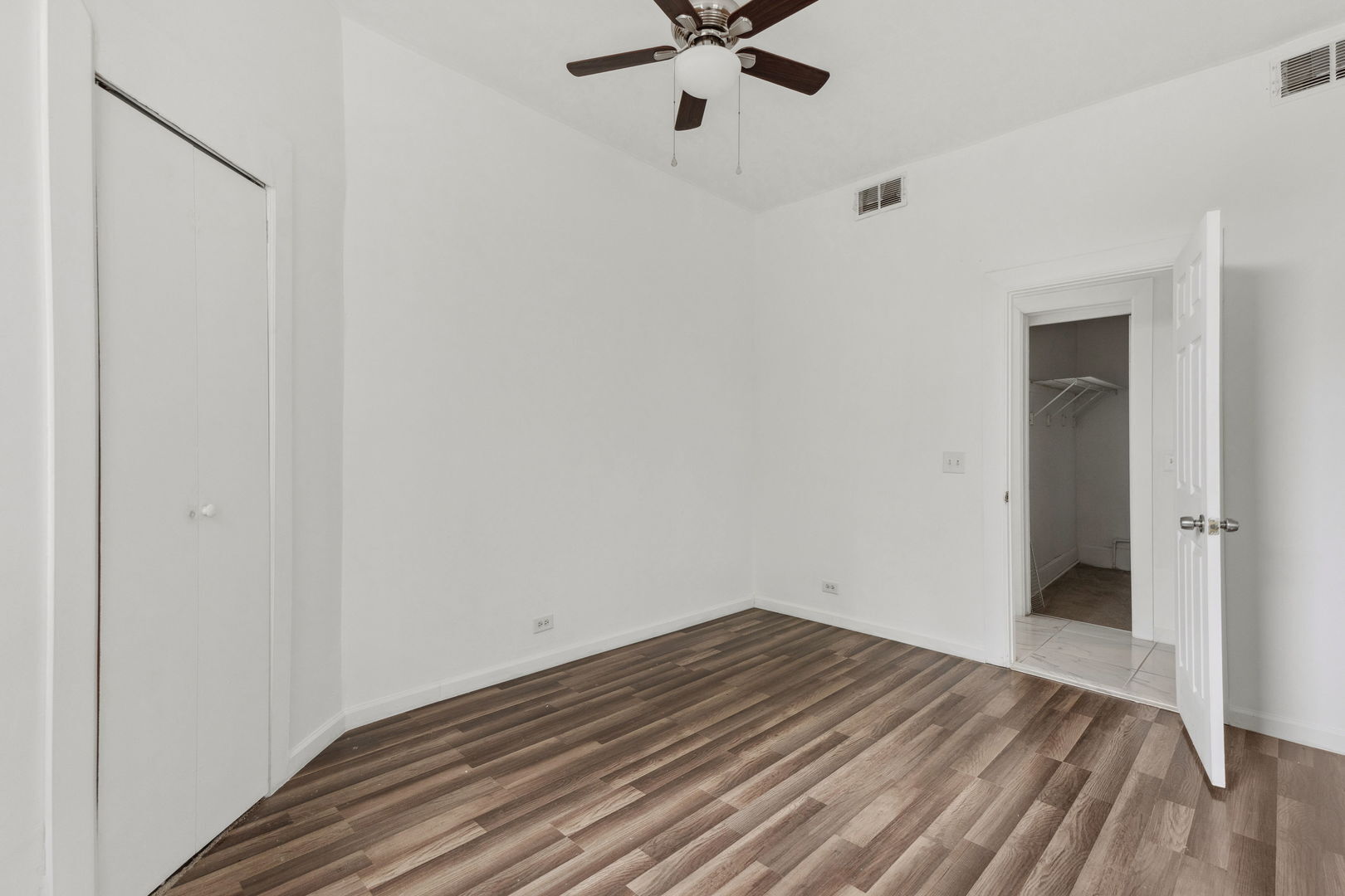 6729 S Saint Lawrence Avenue, Chicago, IL 60637