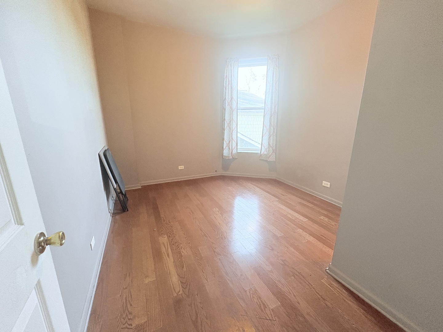 6729 S Saint Lawrence Avenue, Chicago, IL 60637